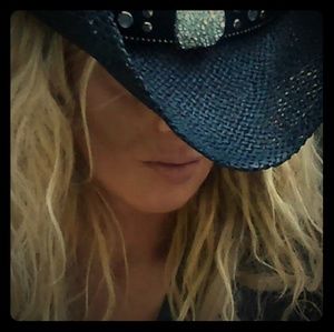 Meet your Posher, Sally